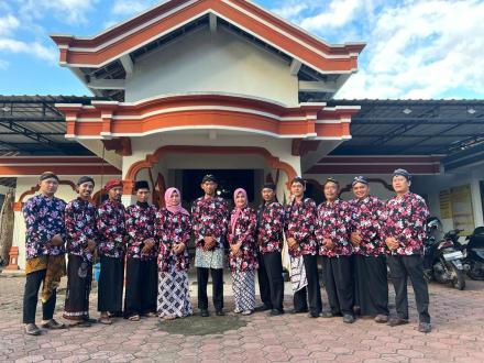 ZIARAH MAKAM DAN DOA BERSAMA DALAM RANGKA BERSIH DESA